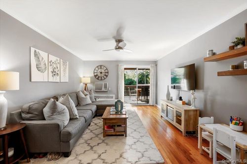 c14-70 West St, Harrison, NY, 10528-4025 | Card Image