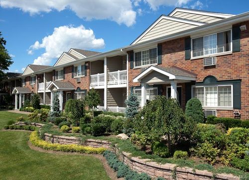 399b-399 Great East Neck Road, Babylon, NY, 11704 | Card Image