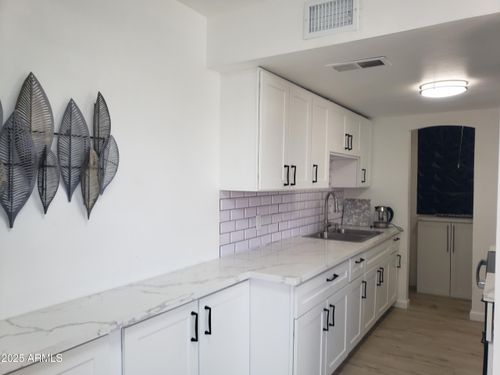 5203 N 42nd Dr, Phoenix, AZ, 85019-2405 | Card Image