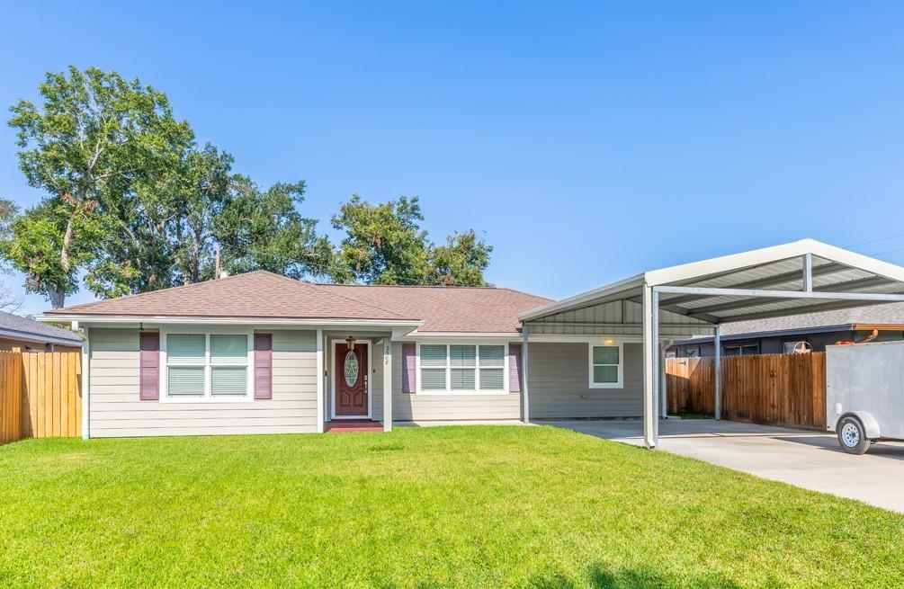 Gary Ave, Nederland, TX 77627