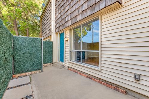 105-2702 Douglas Ave, Dallas, TX, 75219-3456 | Card Image