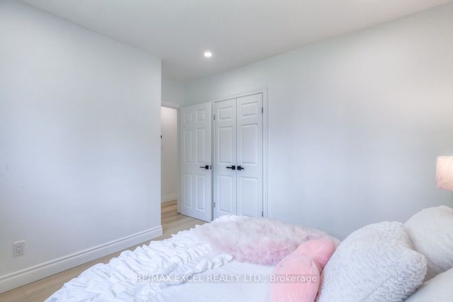 663 Lakeview Ave, House other with 5 bedrooms, 2 bathrooms and 3 parking in Oshawa ON | Image 22