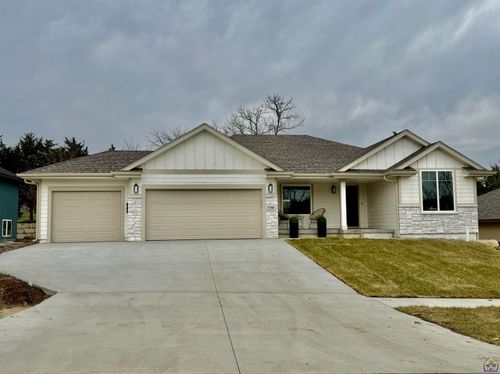 5746 Sw 55th Ter, Topeka, KS, 66610-8900 | Card Image