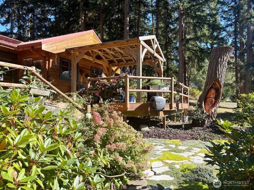 898 Meadowood Ln, Freeland, WA, 98249-9765 | Card Image