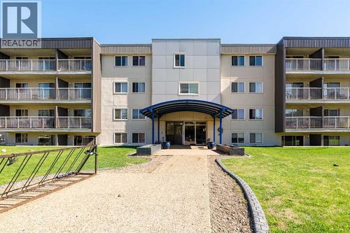 210-9 Clearwater Cres, Fort Mcmurray, AB, T9H4A1 | Card Image
