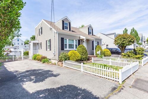27 Sewall St, Revere, MA, 02151-3128 | Card Image