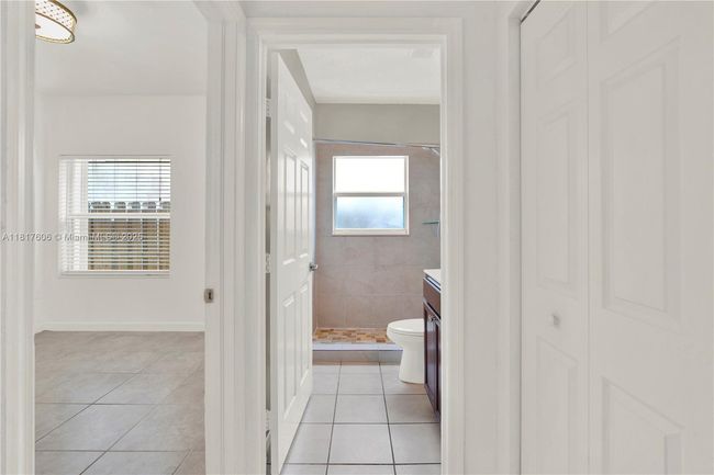 279 Se 31 St Ter, House other with 5 bedrooms, 3 bathrooms and null parking in Homestead FL | Image 16