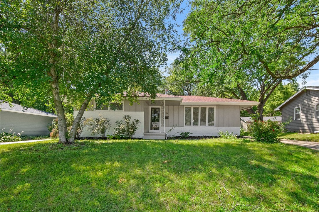 10th St, Des Moines, IA 50313