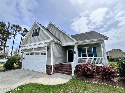 1206 Hidden Cove Ave, Morehead City, NC, 28557-0027 | Card Image