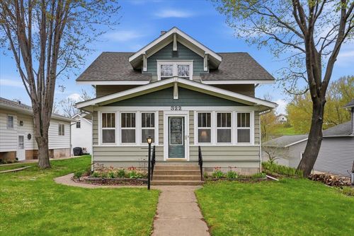 322 Pine St, GLENWOOD CITY, WI, 54013-8536 | Card Image