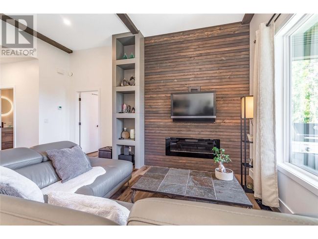 2737 Cedar Ridge St, House other with 2 bedrooms, 2 bathrooms and 4 parking in Lumby BC | Image 9