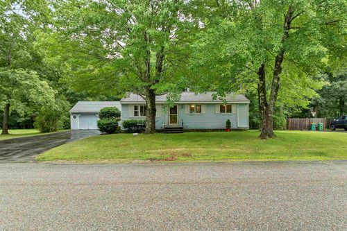 31 Riverlawn Ave, Rochester, NH, 03868-8617 | Card Image