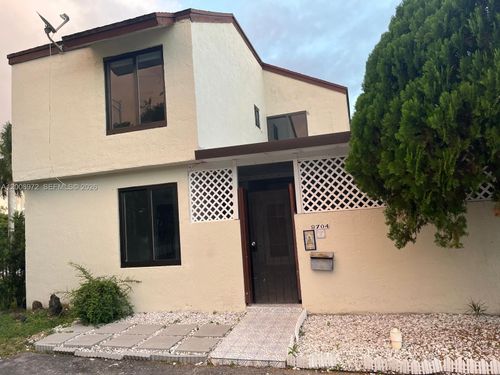 9704-9704 Nw 6th Ter, Miami, FL, 33172-4027 | Card Image