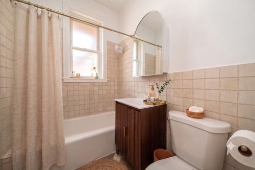 2r-2346 W Thomas St, Chicago, IL, 60622-3562 | Card Image