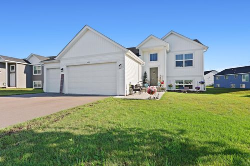 4721 7th St Ne, Saint Cloud, MN, 56304-4677 | Card Image