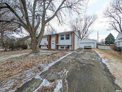 1709 Florence Ave, Pekin, IL, 61554-1903 | Card Image