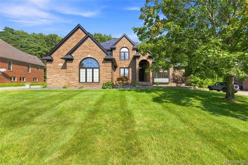 4509 Peppermill Ln, Lake Orion, MI, 48359-2071 | Card Image