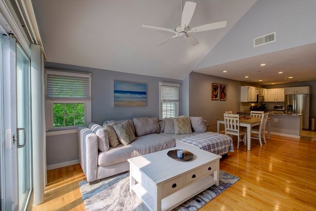 327 - 327 Tilden Commons Ln, Condo with 2 bedrooms, 2 bathrooms and 1 parking in Braintree MA | Image 4