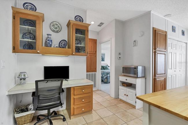 Desk in Kitchen | Image 15