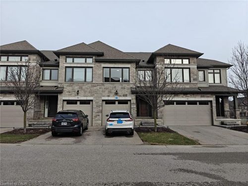 60-243 Grey Silo Rd, Waterloo, ON, N2K0B9 | Card Image
