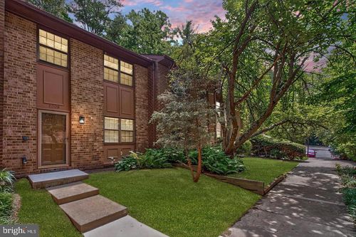 2006 Headlands Cir, RESTON, VA, 20191-3614 | Card Image