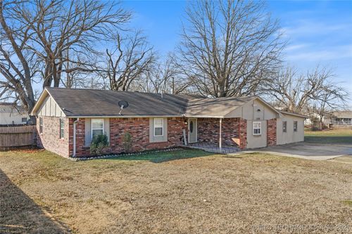 1209 Chickasha Ave, Sulphur, OK, 73086-2223 | Card Image