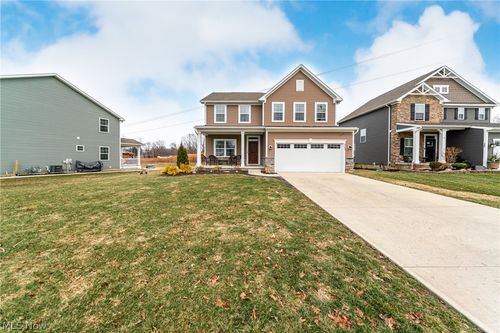 8403 Bedaos Dr, Willoughby, OH, 44094-7916 | Card Image
