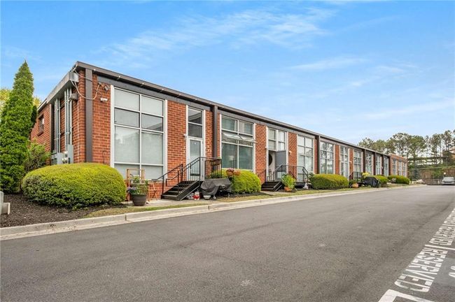 APT-2116 - 5200 Peachtree Rd, Condo with 1 bedrooms, 1 bathrooms and 2 parking in Chamblee GA | Image 18
