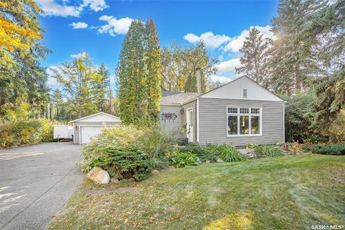 3213 Caen St, Saskatoon, SK, S7M3N9 | Card Image
