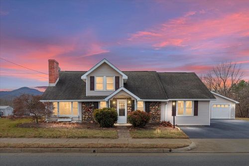 961 W Main St, STANLEY, VA, 22851-3523 | Card Image