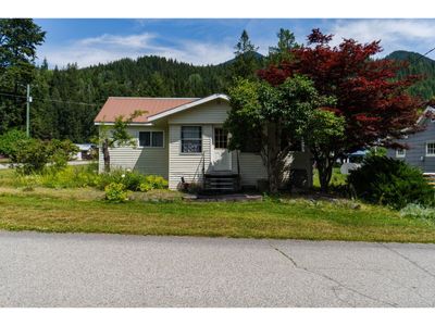 112 Josephine St, House other with 2 bedrooms, 1 bathrooms and null parking in New Denver BC | Image 3