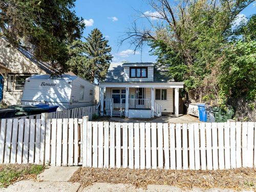 1146 Steel Street Se, Medicine Hat, AB, T1A1E7 | Card Image