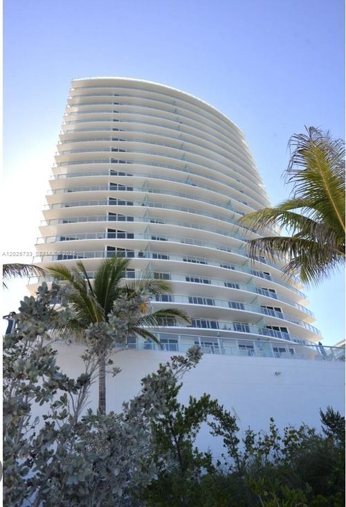 501-3951 S Ocean Dr, Hollywood, FL, 33019-3047 | Card Image