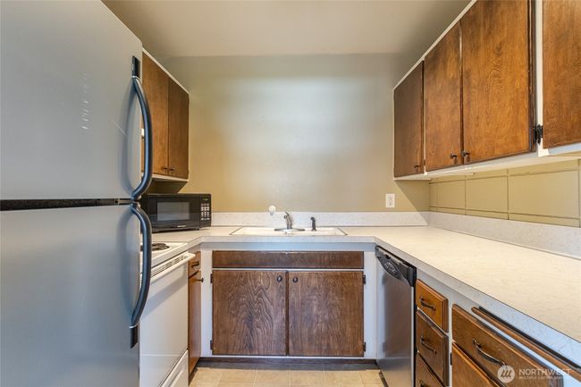Kitchen | Image 11