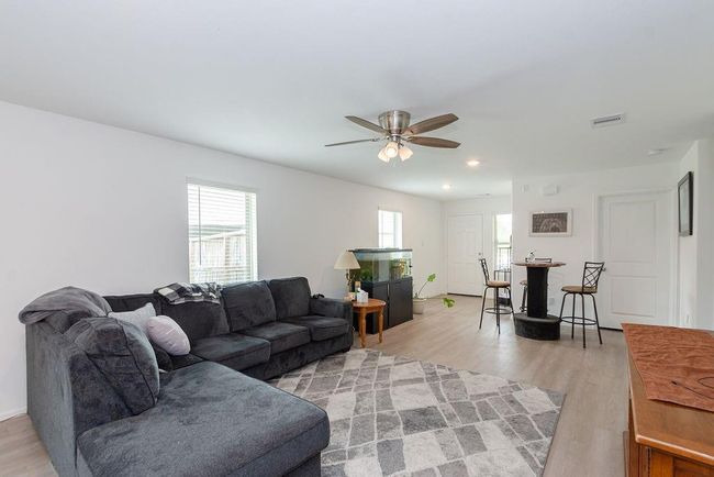 5050 Hurston Park Trl, House other with 3 bedrooms, 2 bathrooms and 2 parking in Fresno TX | Image 11