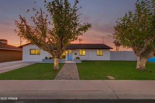 2246 N 82nd St, Scottsdale, AZ, 85257-2811 | Card Image