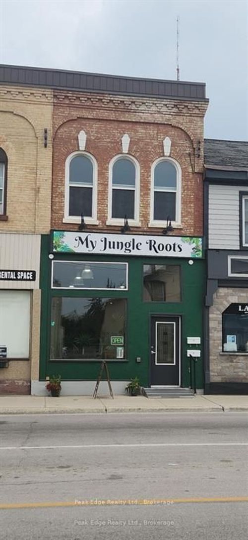 209 10th St, Hanover, ON, N4N1N8 | Card Image