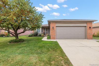 30409 Madison Avenue, Condo with 3 bedrooms, 2 bathrooms and null parking in Warren MI | Image 2