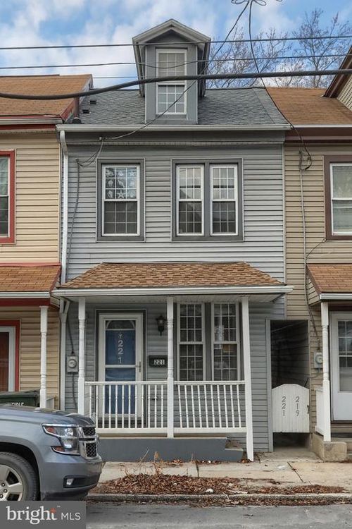 221 Walnut St, LEBANON, PA, 17042-6172 | Card Image