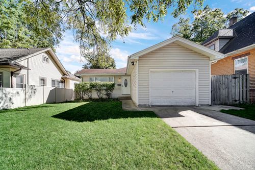 1007 Cedar Ave, Elgin, IL, 60120-2945 | Card Image