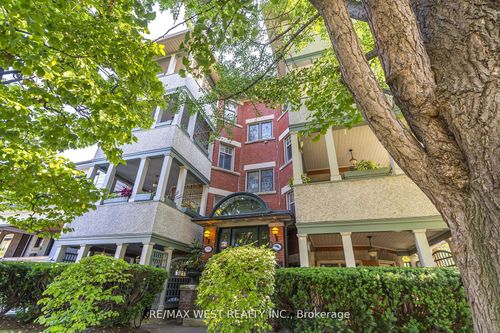 9A Humewood Dr, York, ON, M6C1C9 | Card Image