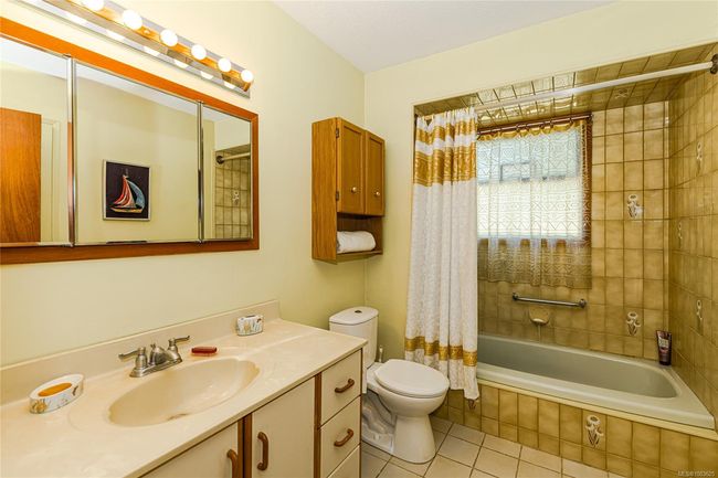 410 Langs Rd, House other with 3 bedrooms, 3 bathrooms and 5 parking in Salt Spring BC | Image 24