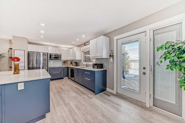 440 Cantrell Drive Sw, Home with 3 bedrooms, 1 bathrooms and 4 parking in Calgary AB | Image 34
