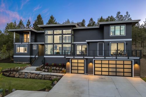 664 Nw Powell Butte Loop, Bend, OR, 97703-5535 | Card Image