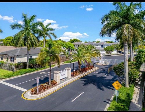 3102 Ne 3rd Dr, Homestead, FL, 33033-7197 | Card Image