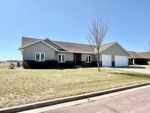 906 Sunrise Boulevard, Redwood Falls, MN, 56283 | Card Image
