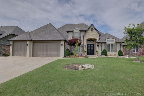 215 E 128th Street S, Jenks, OK, 74037 | Card Image