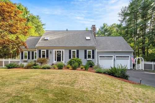 19 Longwood Cir, Kingston, MA, 02364-1352 | Card Image