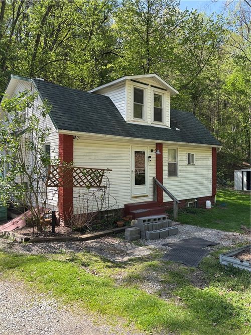 450 Coal Hollow Rd, Verona, PA, 15147-1822 | Card Image