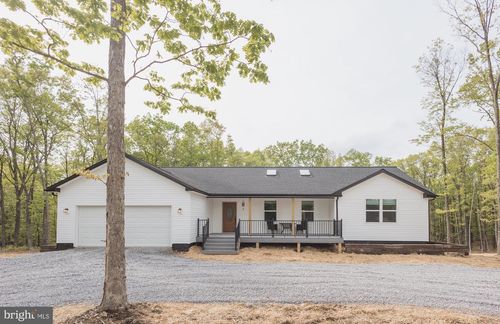 131 Emerald Ln, BERKELEY SPRINGS, WV, 25411 | Card Image